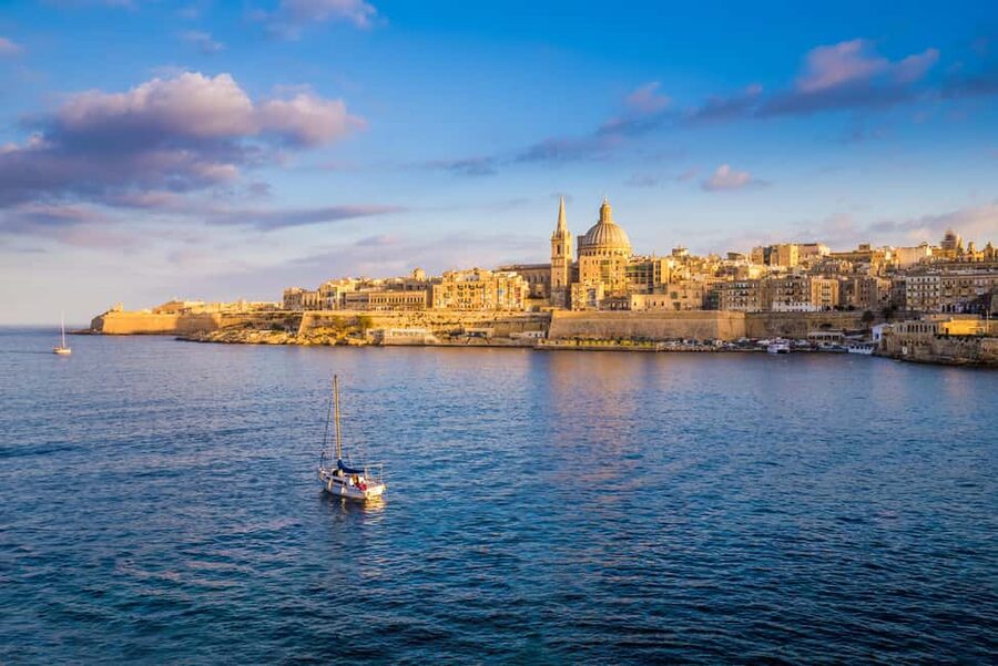 1-Day Hop-On Hop-Off Bus + Harbour Cruise (CMO) - North and South routes: what you gain by using both