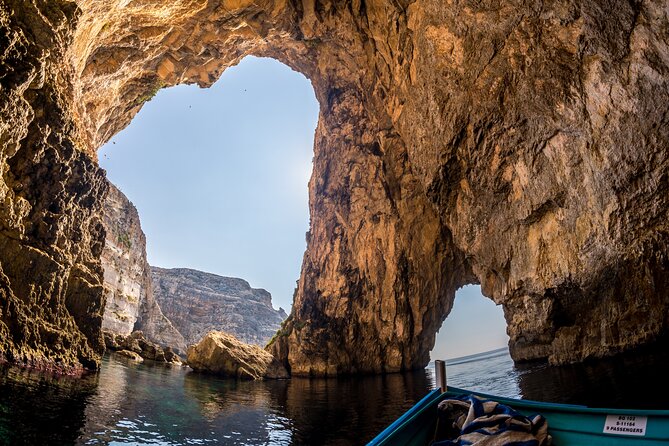 A Monumental Maltese Experience - Stop 5: Mnajdra Temples, porthole doorways and secret-chamber vibes