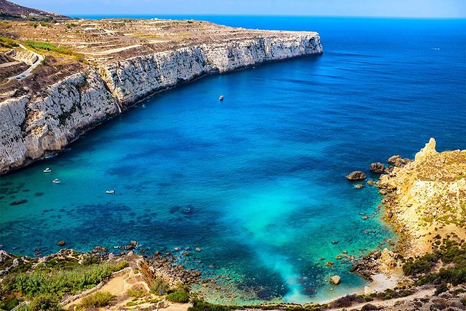 An Insider's Malta All in 1 Day - Pickup, small group, and your air-conditioned base