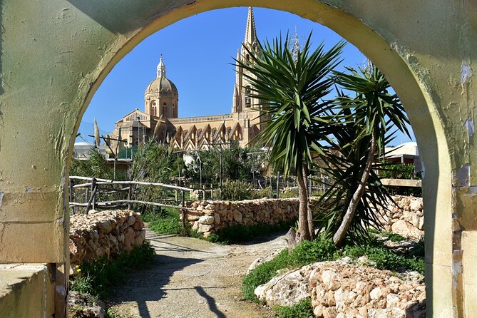 Christmas Tuk Tuk or Jeep tour in Gozo inc. Dinner - Gozo Citadel at Night: A Quiet, Lit Up Photo Walk