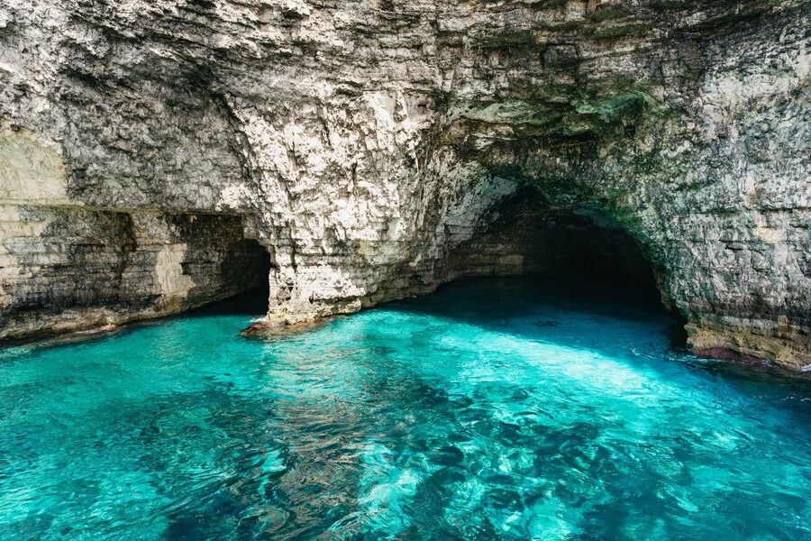 Comino: Blue Lagoon, Crystal Lagoon, and Seacaves Tour - Onboard comfort that actually matters during the waits