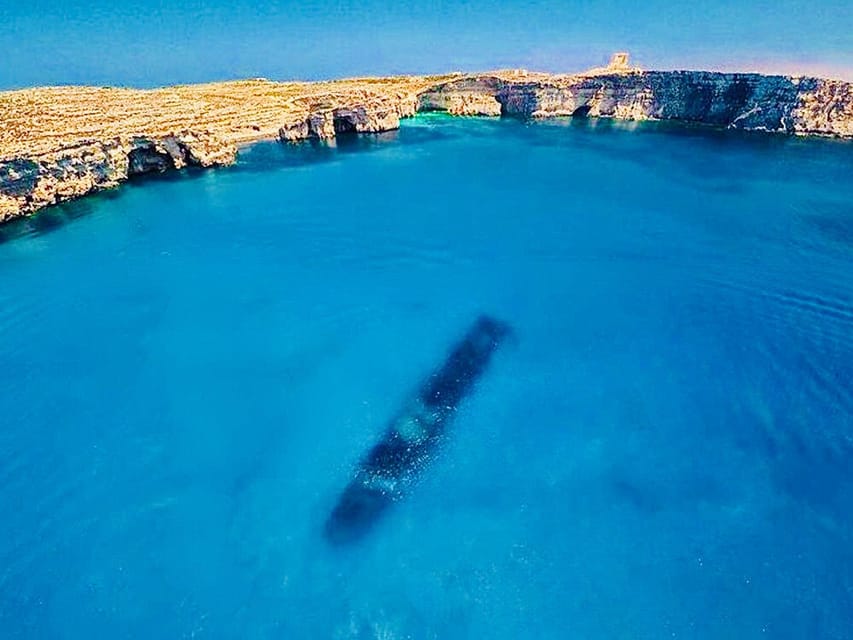 DiveSnap Underwater Sports Thrills:Lantern Point & P31 Wreck - A 3-hour private Comino plan built for swimming and clear-water time