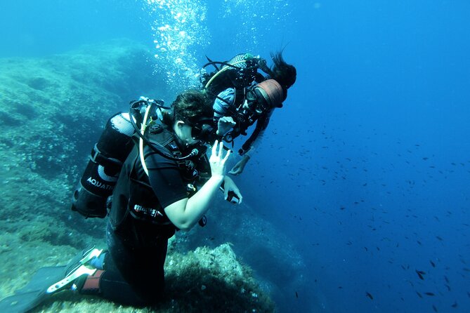 First Experience Scuba Diving - Two underwater sessions: training first, then a shore spot at 5m