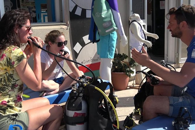 First scuba diving experience with instructor - Malta - Shallow water training that builds comfort before open water