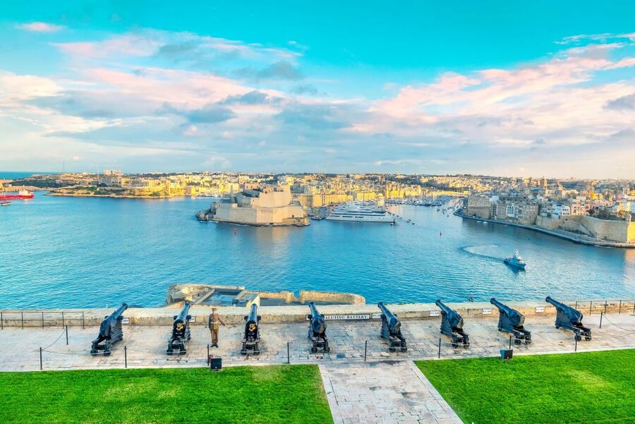 From Sliema: Cruise Around Malta's Harbours & Creeks - Kalkara, Rinella Bay, and Fort Ricasoli: A Strong Finish Near the Water’s Edge
