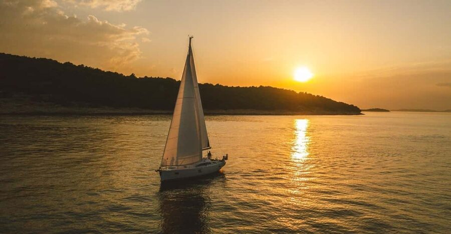 From Valletta: Romantic Sunset Cruise on a Sailing Yacht - Pricing for a private group: what $648 really buys you