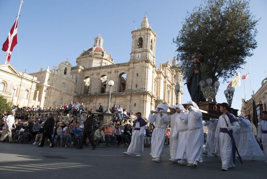 Good Friday Easter Procession with Commentary and Transport - Why front section seats matter, and how to protect your view