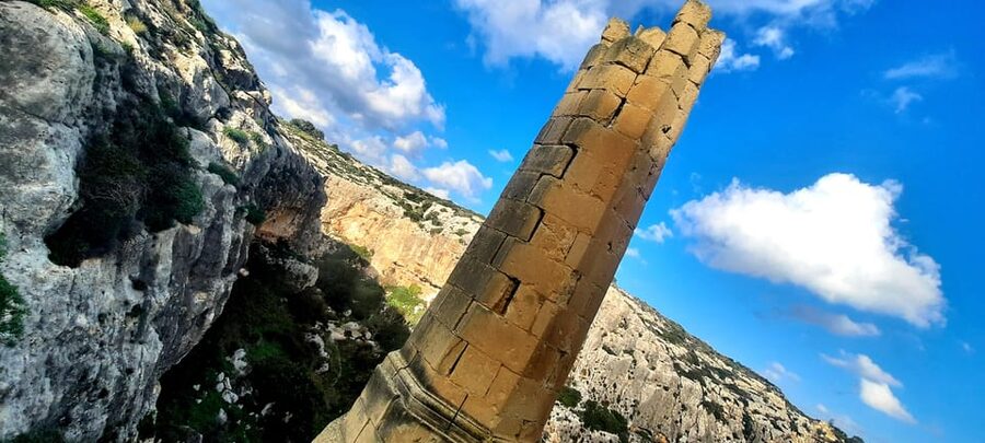 Gozo Unveiled: Guided Hiking in Gozo - South East - Cave Time in Mġarr ix-Xini, plus the Hole in the Wall moment