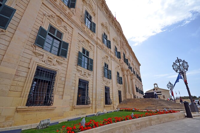 Half Day Guided Walking Tour in Valletta - Meeting the Guide and Starting With Confidence