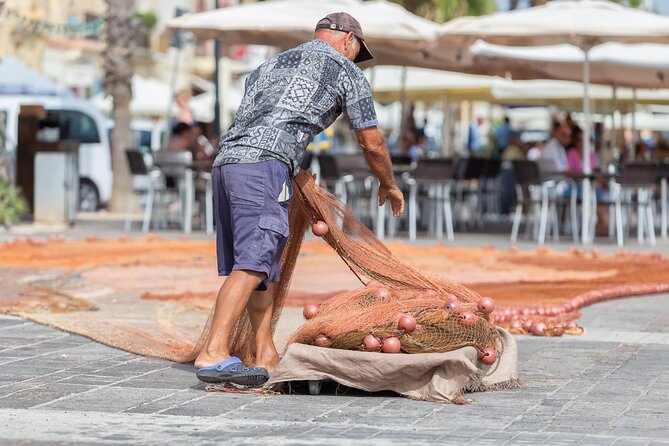 Half Day Tour in Marsaxlokk Village, Market, Blue Grotto & Qrendi - Blue Grotto at Żurrieq Valley: caves, arches, and a fast choice to make
