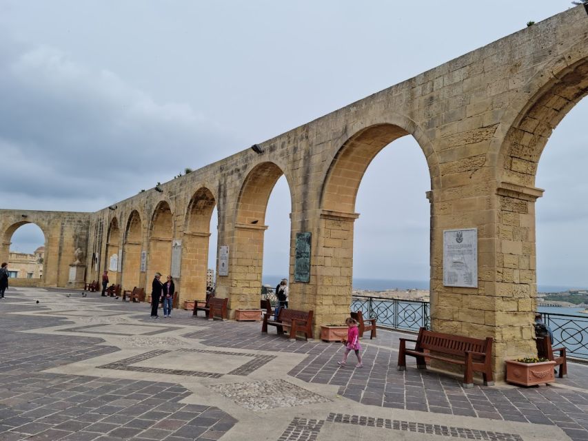 Highlights of Malta Tour:Icons and Experiences of the Island - Local food and meeting Maltese people the smart way