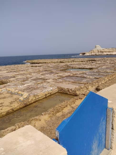 Island of Gozo: Private Tour - The classic Gozo loop: Ggantija, windmill, and bays