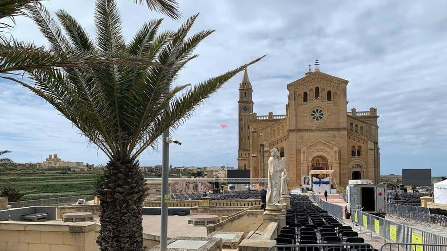 Malta: Gozo Buggy Tour with Lunch, Boat Cruise and Transfers - Wied il-Mielah Window, Zebbug salt pans, and why these stops matter