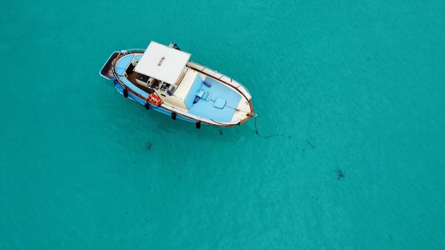 Malta Gozo & Comino: Boat Tour Best Price w/inclusions 4 hrs - A secluded Gozo bay and the natural clay spa moment