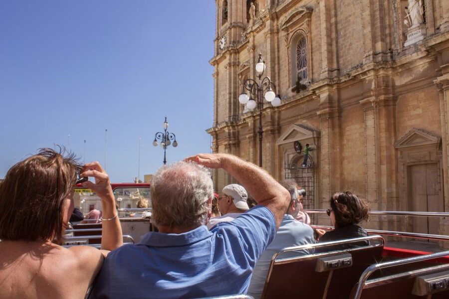 Malta: Hop-On Hop-Off Bus Tours - Drivers, boarding flow, and the reality of crowds