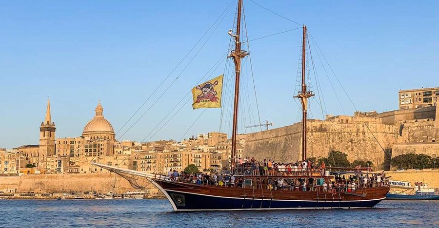 Malta: Lazy Pirate Boat Party with Drinks & Food - Sliema to midnight: how the Lazy Pirate night actually plays