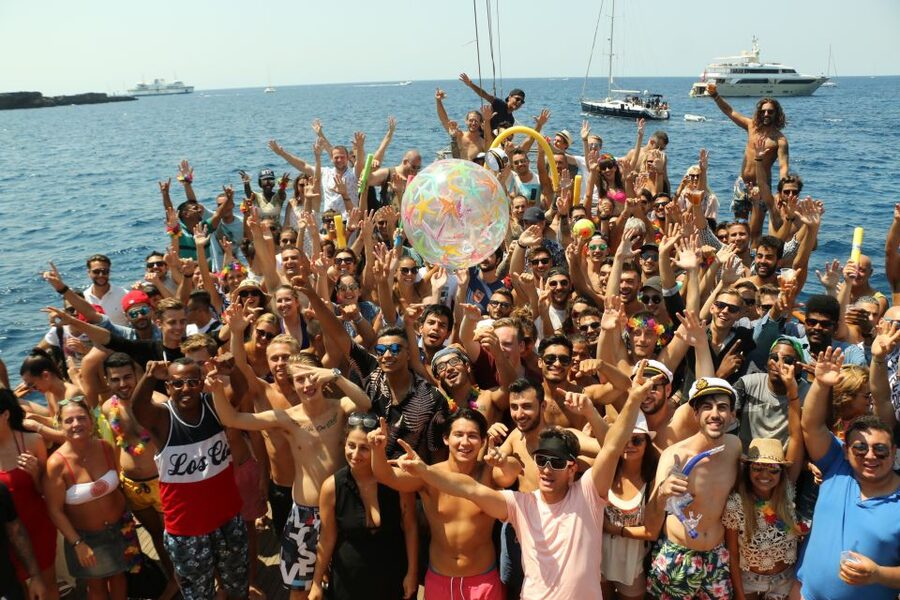 Malta: Lazy Pirate Boat Party with Drinks & Food - Snacks and fruit on board: what to eat (and what not to expect)