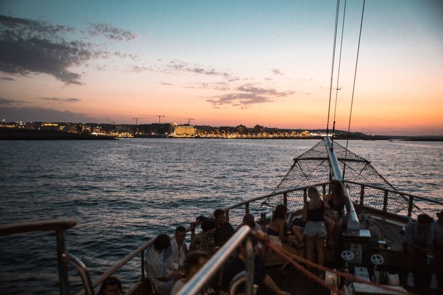 Malta: Lazy Pirate Boat Party with Drinks & Food - Who should book this 4-hour Malta boat party