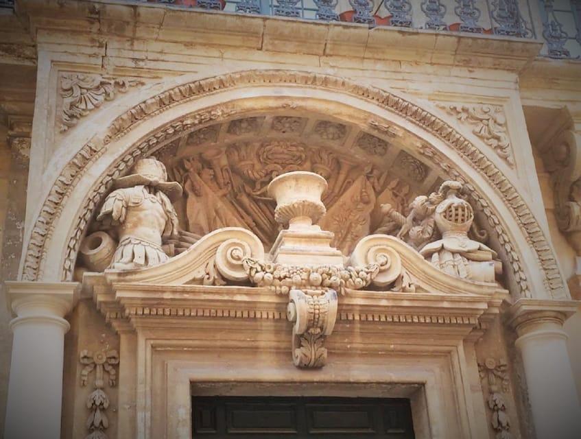 Malta: Mdina and Rabat Walking Tour with Catacombs - Walking into Rabat: Wignacourt Museum and the WWII shelters