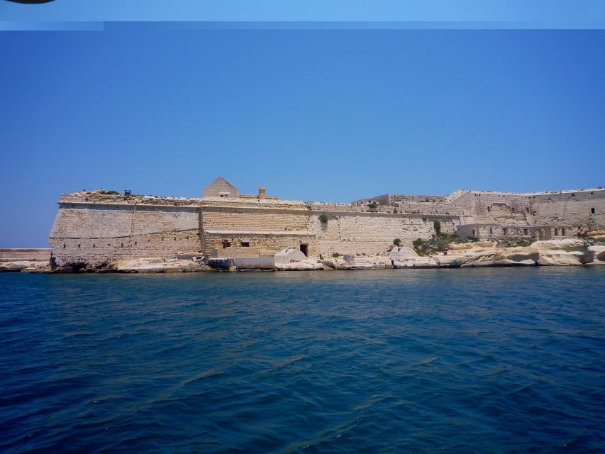 Malta: Panoramic Cruise around Malta's Harbours and Creeks - The Valletta creeks feeling, where the water narrows