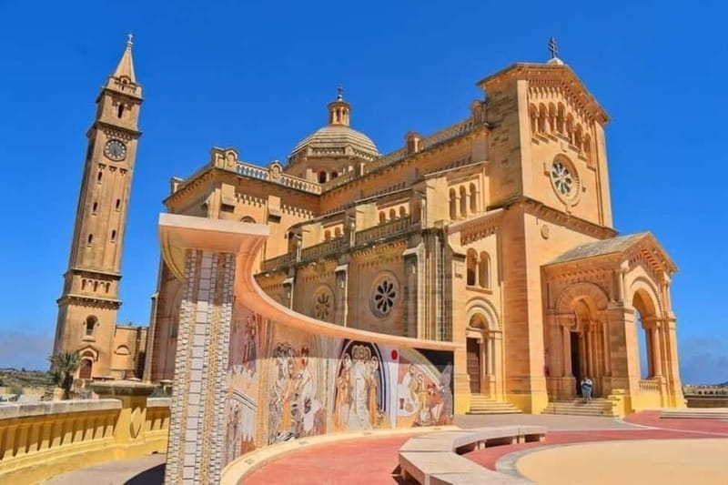 Malta: Private Jeep Tour of Gozo with Lunch - Pickup and drop-off: where convenience becomes real time