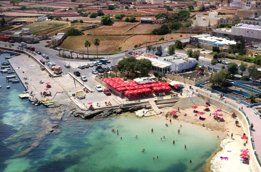 Malta: Ultimate Kayak Adventure - Helpful Staff Touches: Adrian and Nani’s Role in the Experience