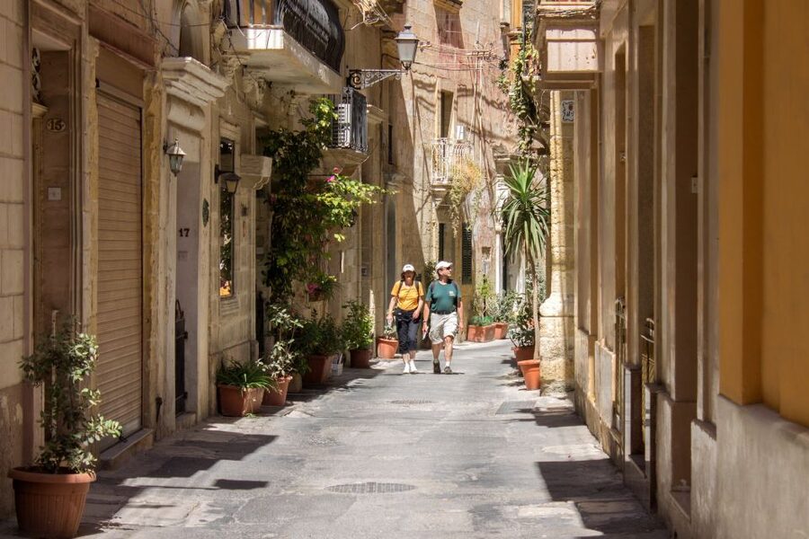 Malta: Vintage Bus Ride through the Three Cities - Photo breaks, quick stops, and why timing matters on a 90-minute Malta loop