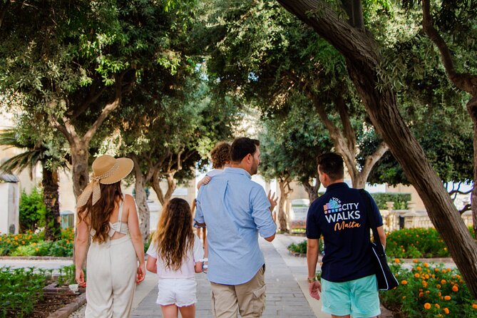 Malta: Walking Tour + Hop-on Hop-off Bus Tour + Boat Tour - Guide and group dynamics: what the small group really buys you