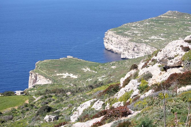 Mdina, Dingli cliffs and San Anton Gardens guided tour - Dingli Cliffs: make the most of 15 minutes of big-sky views