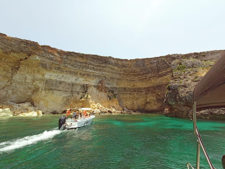 Mellieha: 3:00pm Speedboat round Comino Caves 2h Blue Lagoon - Santa Marija Battery, Elephant Rock, and the Comino “Outer Loop”