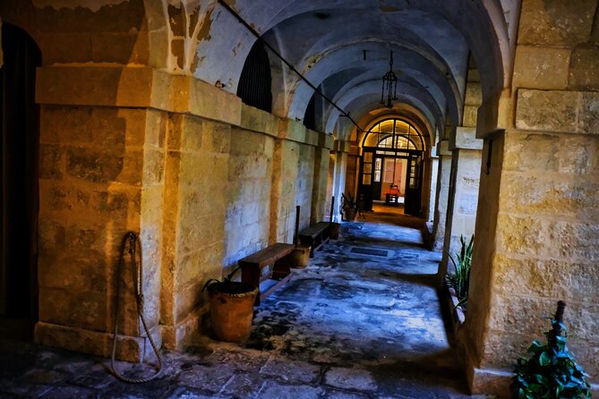 Mysteries in a Valletta Monastery - Guided Tour - Stop 1 in Valletta: three historic niches and the symbolism around them