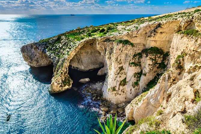 Prehistoric Temples and Highlights of the South Full-Day Tour - Għar Dalam Cave: Malta’s oldest prehistoric site