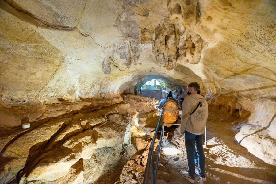 Prehistoric Temples of Malta Tour - Hagar Qim: Soft Limestone, Sharp Footing