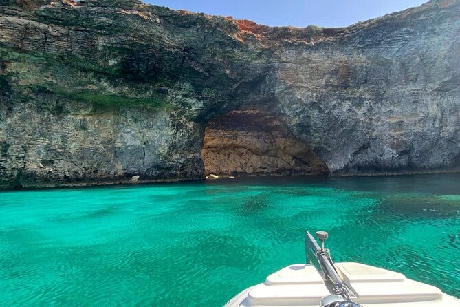 Private Boat Tour to Blue Lagoon Comino Caves and Gozo - The watchtower stop: a quick history angle with real sea views