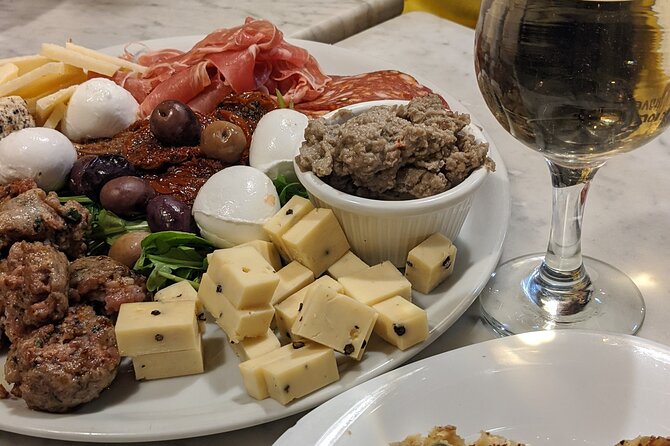 Private Valletta Food Tour - Meet at Victoria Gate, where the tasting route begins