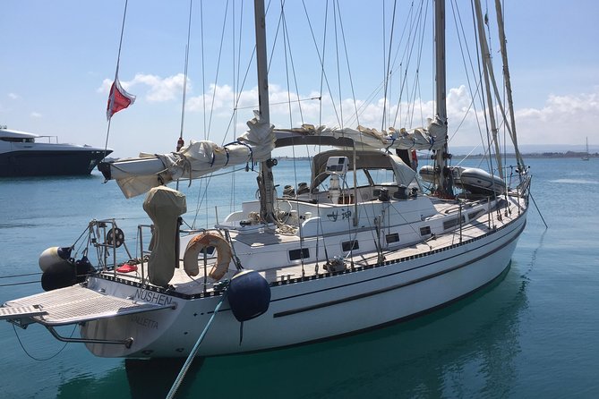 Sailing charter along the Maltese shoreline incl. Lunch and drinks - Lunch and drinks on board, what you actually eat on the sail