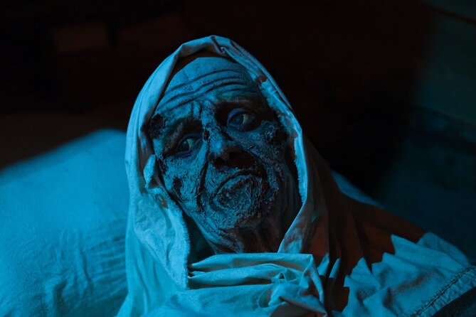 Tales of Torture in Mdina Dungeons - Guided Tour - Stop 1: the Mdina side streets before the dark museum hour