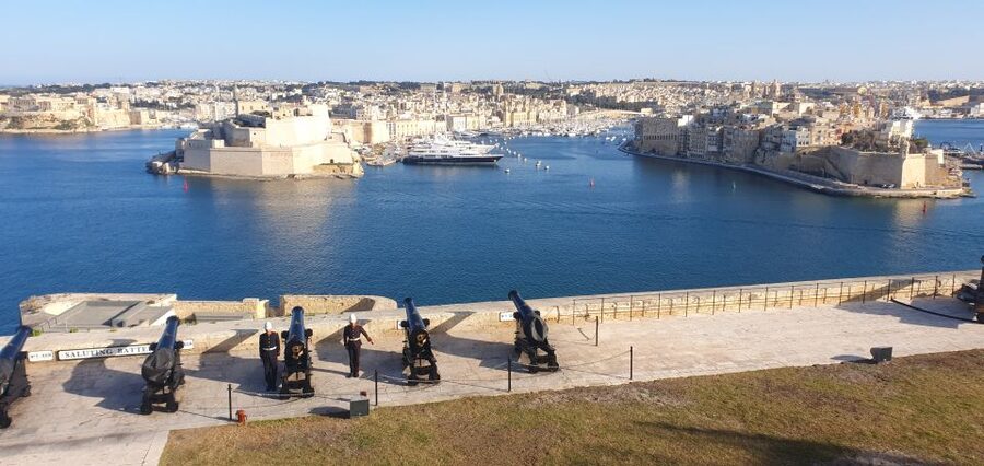 Valletta: City Walking Tour in a Small Group - Lower Barrakka Gardens for a breather, photos, and small-city breathing room