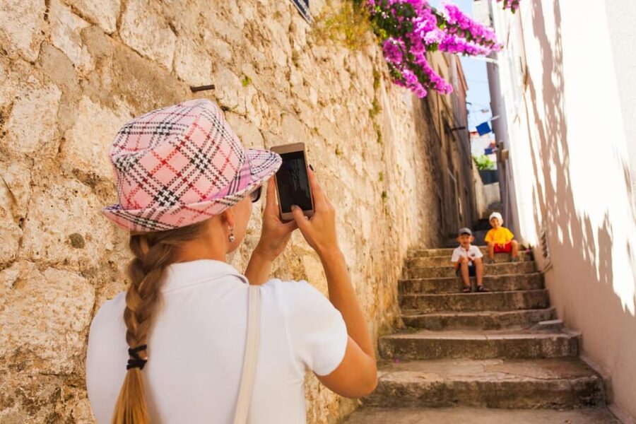Valletta: Express Walk with a Local in 60 minutes - Local tips for bars, cafes, and restaurants you can act on