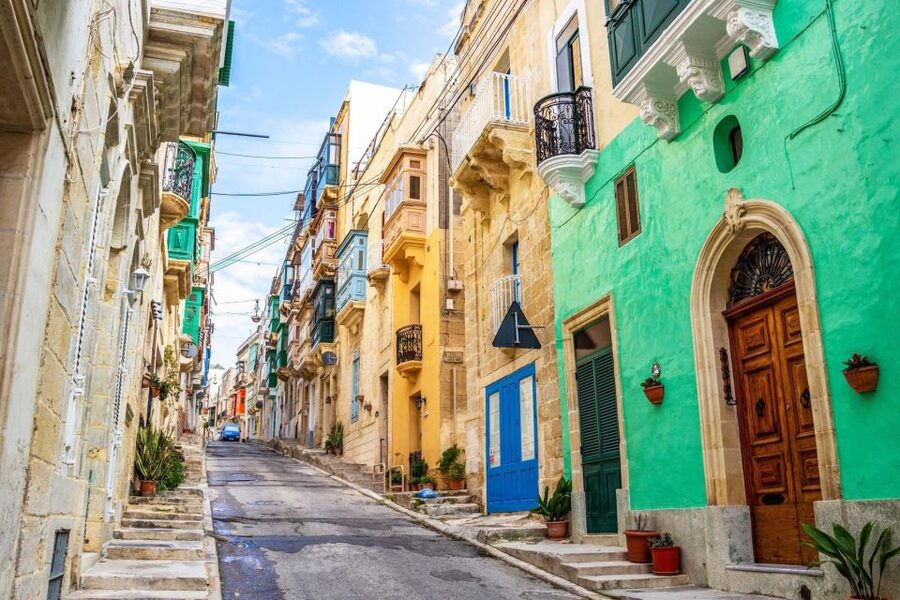Valletta: Guided Walking Tour with Optional Cathedral Tour - Comfort Rules: What to Wear and What to Skip