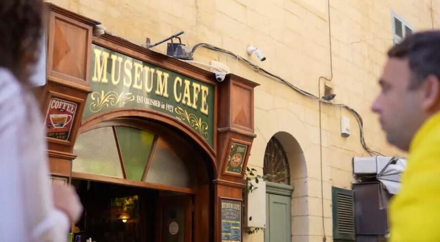 Valletta: Maltese Food and Drink Guided Walking Tour - Walking pace and landmark time: a 3-hour plan that does not drag