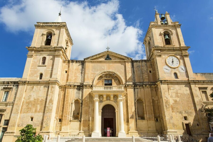 Valletta: Private Insider Walking Tour with Licensed Guide - Valletta in 3 hours, what this private walk gets right