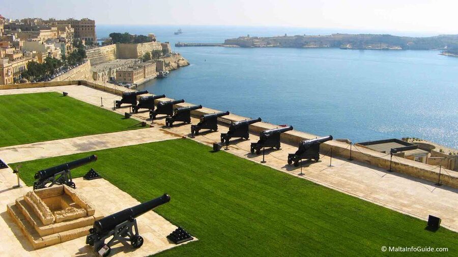 Valletta: Private Insider Walking Tour with Licensed Guide - Tickets, extra costs, and value for the $200 group price