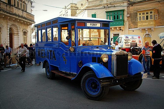 Vittoriosa, Cospicua and Senglea Vintage Bus Tour - Stop One: Vittoriosa Photo Stop and the 30-Minute Break